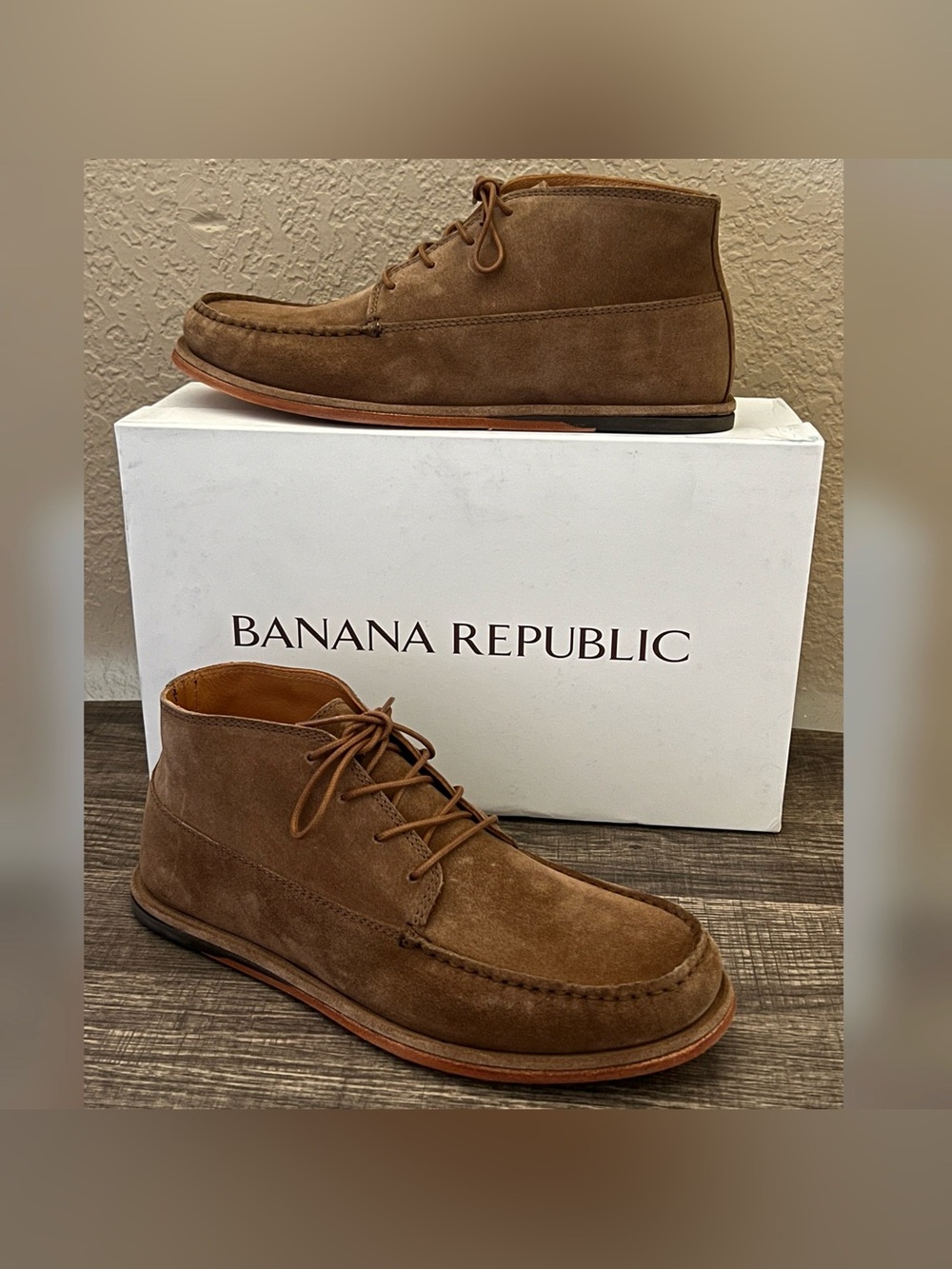 Banana Republic Italian Suede Chukka Boots Men’s Size-9